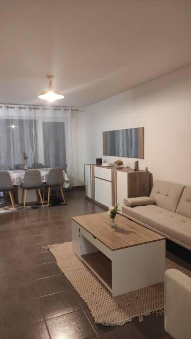 شقة F4 - Duplex Spacieux Proche D'Orly أتيس مو المظهر الخارجي الصورة