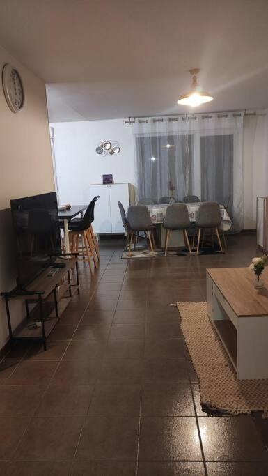 شقة F4 - Duplex Spacieux Proche D'Orly أتيس مو المظهر الخارجي الصورة